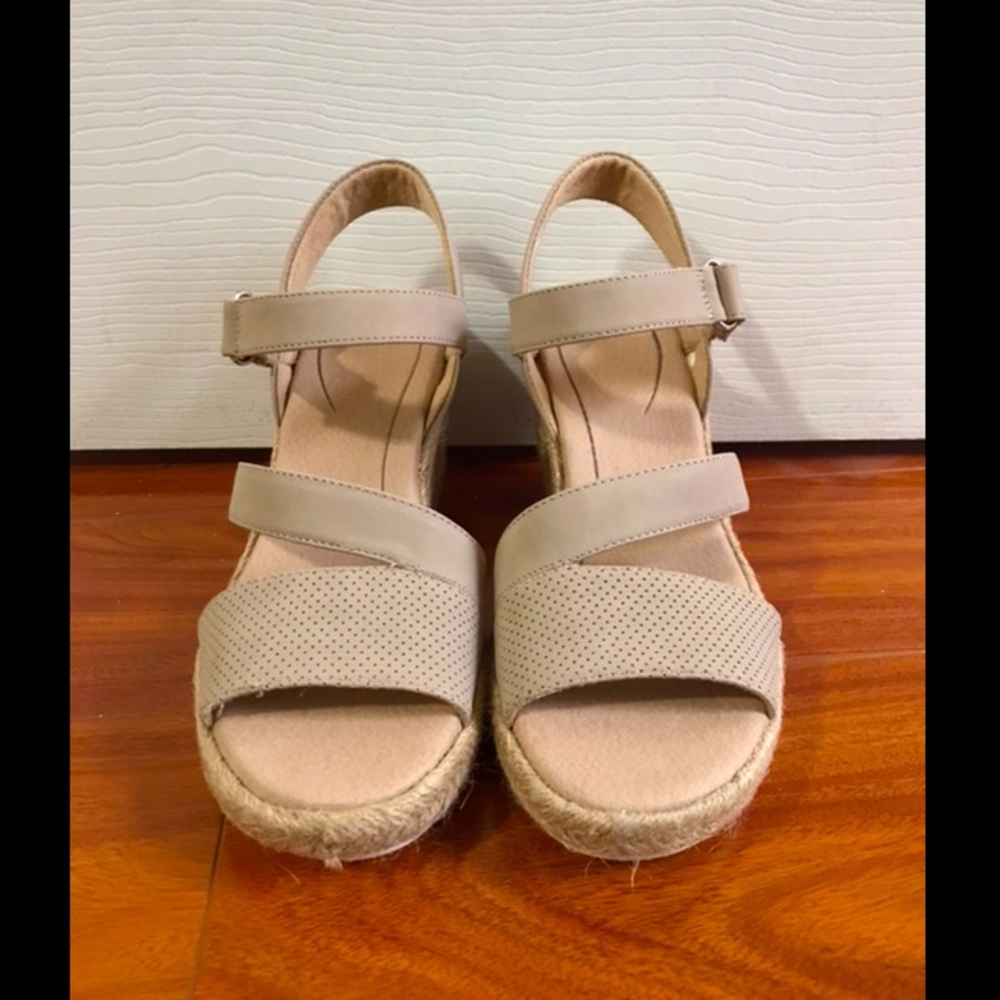 NWOT Dr. Scholl’s Wedge Sandal